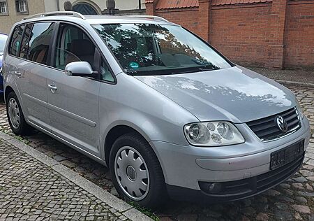 VW Touran Volkswagen 2.0 FSI mit Tüv Navi-Groß