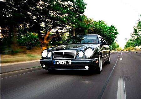Mercedes-Benz E 280 Elegance/ AMG Paket/ VOLLAUSSTATTUNG