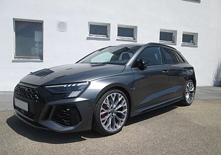 Audi RS3 2.5 TFSI quattro S-tronic