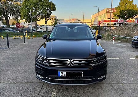 VW Tiguan Volkswagen 2.0 TDI SCR DSG 4MOTION Highline AppleCar