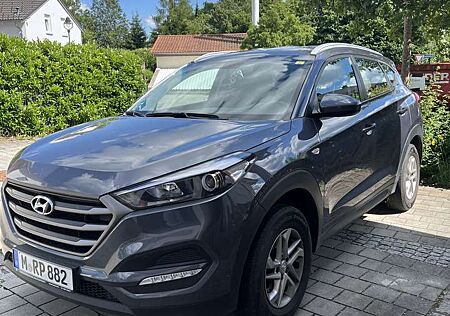 Hyundai Tucson blue Classic 2WD