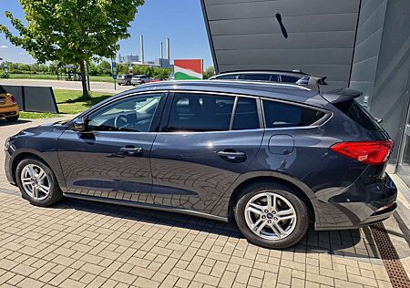 Ford Focus Cool & Connect