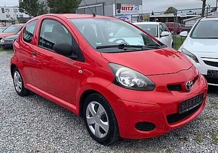 Toyota Aygo 1.0L 50KW . Scheckheft. 2- Hand