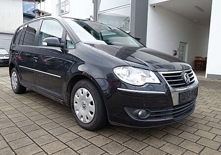 VW Touran Volkswagen Highline AHK/PDC