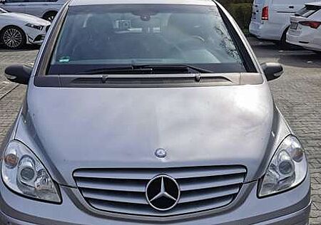 Mercedes-Benz B 180 CDI (245.207)