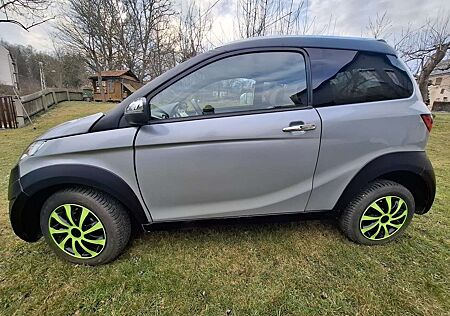 Aixam Crossline Mopedauto Kubota Minicar Microcar Premium Grau