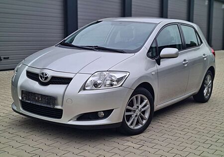 Toyota Auris Team