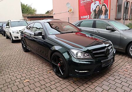 Mercedes-Benz C 250 CGI Coupe BlueEffic. Panorama AMG Leder