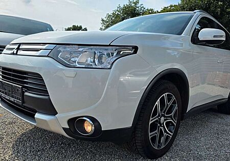 Mitsubishi Outlander 2,2 ClearTec Instyle 4WD 7 SITZER