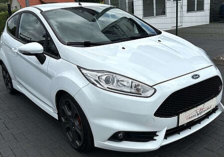 Ford Fiesta ST 1.6 EcoBoost Kamara|Recaro|Tempomat