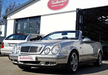 Mercedes-Benz CLK 320
