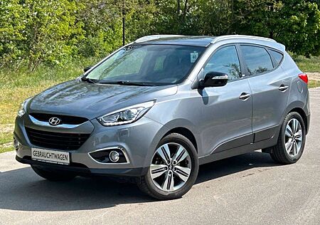 Hyundai ix35 2.0 CRDi Style *Navi*Bi-Xenon*8-fach*AHK*