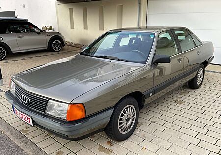 Audi 100 +2.3+E