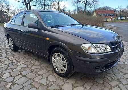 Nissan Almera Almera 1.5 Comfort