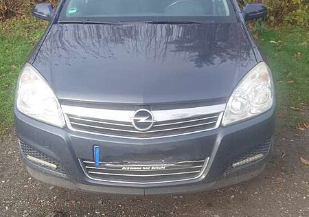 Opel Astra +1.6+CaravanEdition