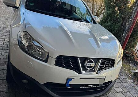 Nissan Qashqai 1.6 pano 360