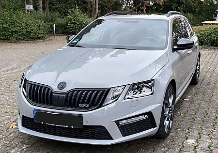 Skoda Octavia Combi+2.0+TSI+DSG+RS