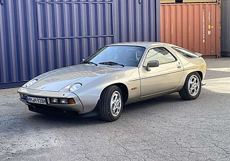 Porsche 928 S