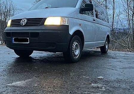 VW T5 Kombi Volkswagen Kombi Van/bus