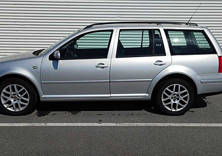 VW Bora Volkswagen Variant 1.6 Special Alufelgen16"+AHK+Sitzheizung