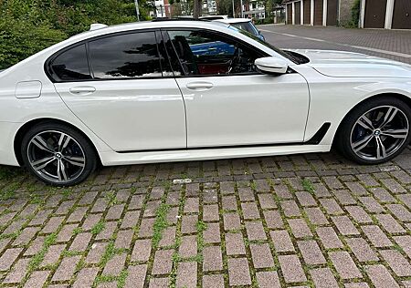 BMW 750i 750 xDrive M-Sport Induviduel