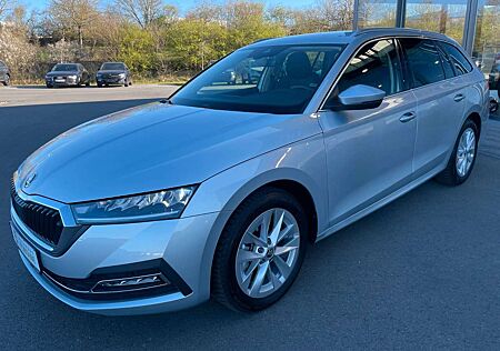Skoda Octavia Combi 2,0TDi Style Matrix Kamera Nav Key