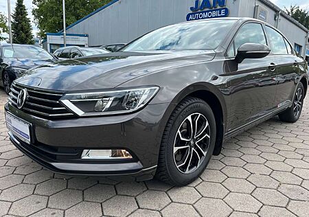 VW Passat Volkswagen Lim 1.4TSI SHZ|Alu|Navi|AC