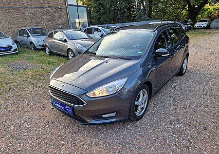 Ford Focus Klima 90Tkm Navi Sitzhzg AHK Tempom PDC Alu