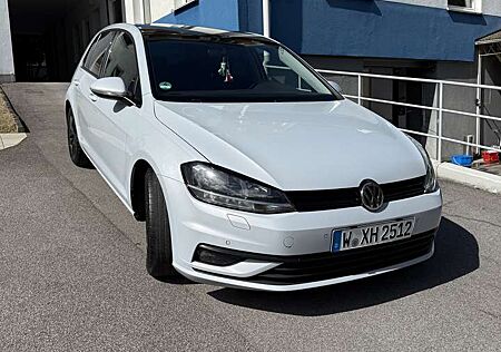 VW Golf Volkswagen 2.0 TDI DSG Sound