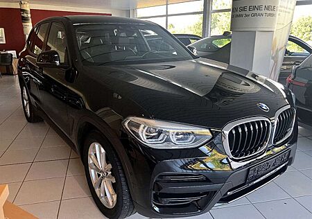 BMW X3 xDrive20iA HiFi/AHK/HuD/Navi/Parkassist/Kamera