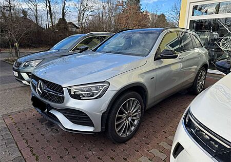 Mercedes-Benz GLC 300 GLC 300de 4Matic 9G-TRONIC AMG Line+PANO