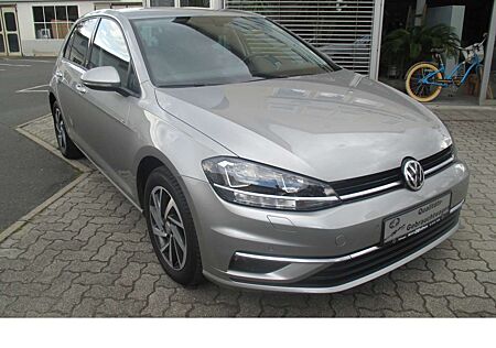 VW Golf Volkswagen VII Sound 1,6TDI Navi/ SHZ/ PDC/ Kamera/ App/ etc.