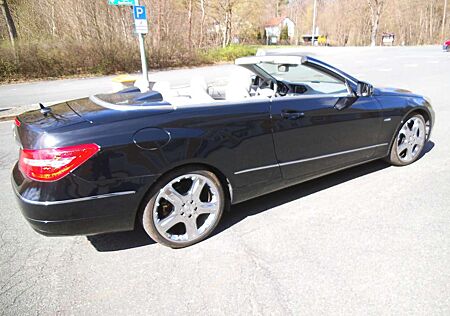 Mercedes-Benz E 200 CGI Cabrio BlueEFFICIENCY Automatik Elegance