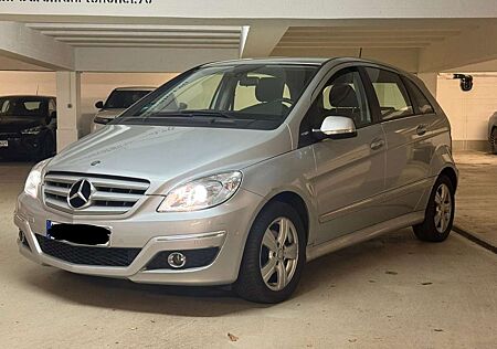 Mercedes-Benz B 170 BlueEFFICIENCY | SEHR GEPFLEGT | GARAGENFAHRZEUG |