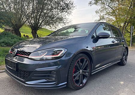 VW Golf GTI Volkswagen LED ACC Pano Stdhzg Apple Kamera 8-fach