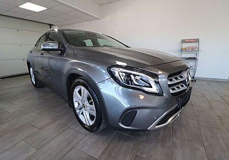 Mercedes-Benz GLA 200 1.6Ltr., PDC v&h