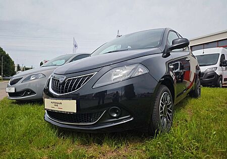 Lancia Ypsilon 1.0 Hybrid Platin, Kamera, Tempomat, Alu