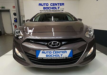 Hyundai i30 cw blue Style*Navi*Xenon*Leder*Kamera