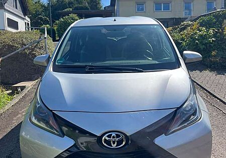 Toyota Aygo 5-Türer x-play touch