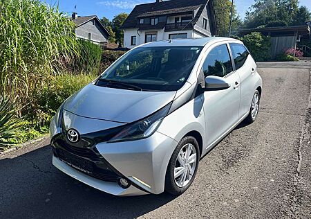 Toyota Aygo 5-Türer x-play touch