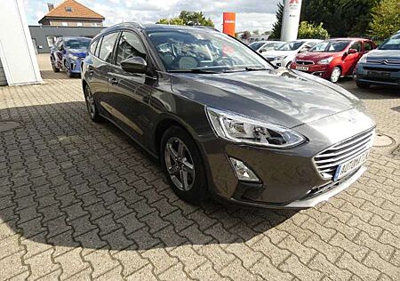 Ford Focus 1,0 EcoBoost Cool & Connect Turnier