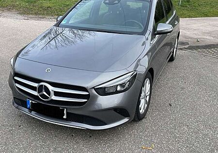 Mercedes-Benz B 180 -MBux -Keyless Go-Easy up Heckk-Navi