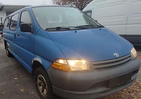 Toyota Hiace Long with Seats 2000