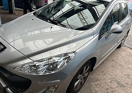 Peugeot 308 1.Hand 73.000Km TÜV Dez 2027