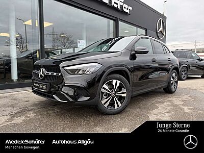 Mercedes-Benz GLA 200 GLA 200 Night Distr AHK PanoSD KeylGO Sound 360