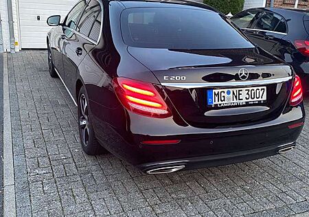 Mercedes-Benz E 200 4Matic 9G-TRONIC Avantgarde