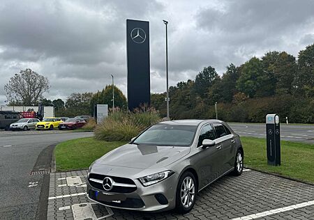 Mercedes-Benz A 180 7G-DCT