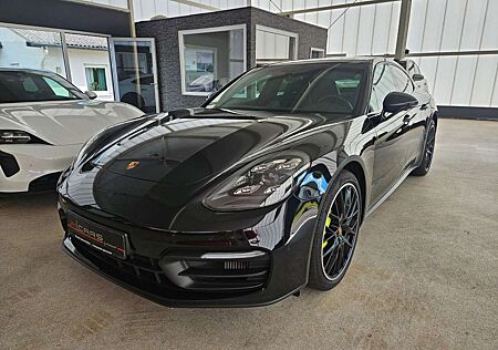 Porsche Panamera 4 E-Hybrid Platinum Edition