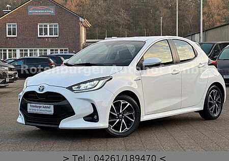 Toyota Yaris 1.5*HYBRID*CLUB*NAVI*KAMERA*1.HAND*TÜV NEU