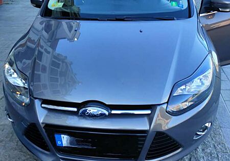 Ford Focus Turnier 2.0 TDCi DPF Aut. Titanium